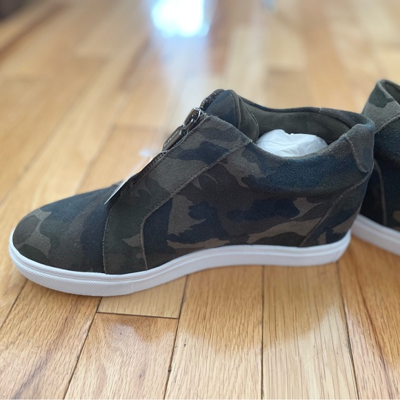 Blondo Shoes - Blondo Glenda Suede Camouflage Wedge Sneaker Size 7M